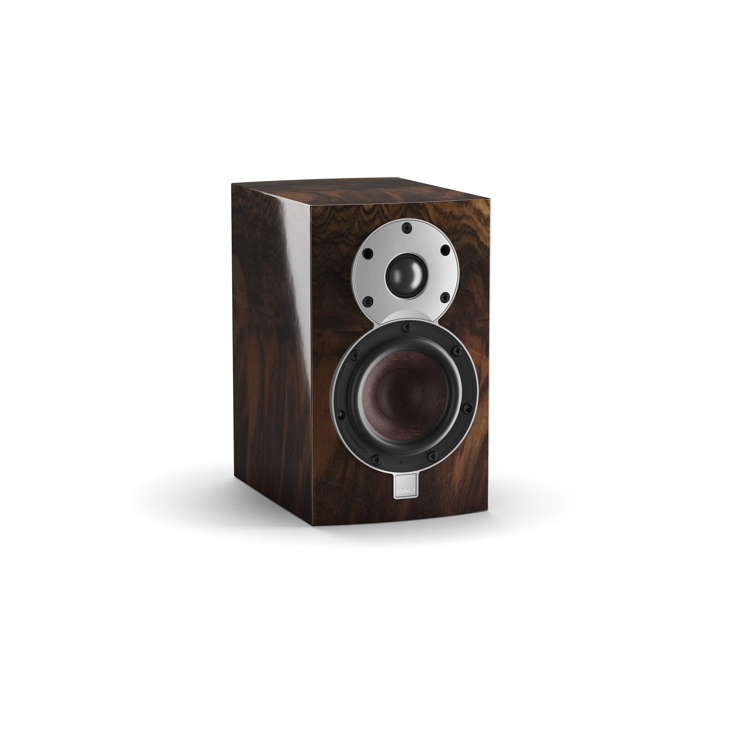 Parlantes DALI MENUET SE acabado nogal, vista frontal con drivers audiófilo y gabinete compacto