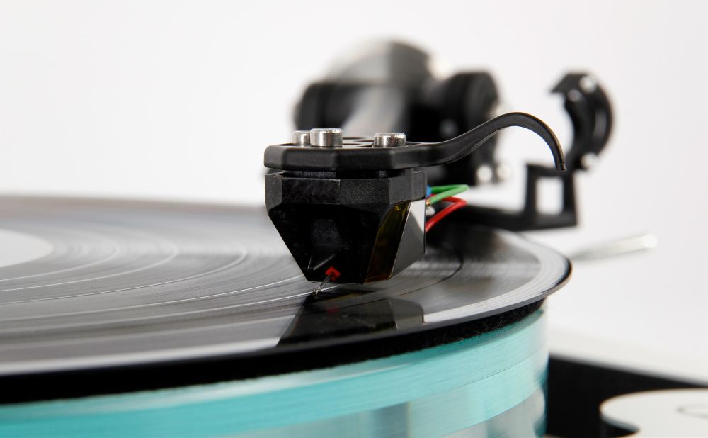 Rega Nd7 en el brazo, vista de frente