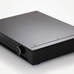 Amplificador integrado Rega Elex Mk4 negro, vista de tres cuartos con la perilla de volumen