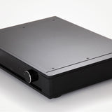 Amplificador integrado Rega Elex Mk4 negro, vista de tres cuartos con la perilla de volumen