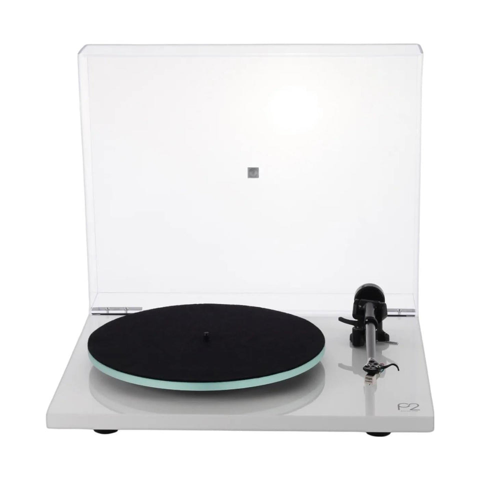 Rega Planar 2 blanca con la tapa abierta, vista de frente